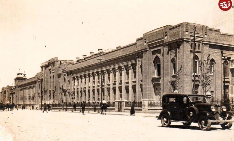 عکس؛ سفر در زمان؛ ظاهر «عابران، خودروها و ساختمان پست و تلگراف، میدان سپه»؛ دهه ۳۰ عکس؛ سفر در زمان؛ ظاهر «عابران، خودروها و ساختمان پست و تلگراف، میدان سپه»؛ دهه ۳۰