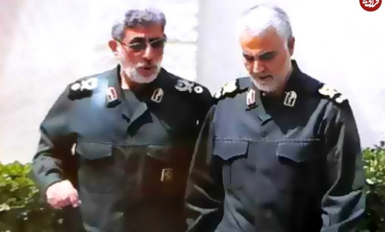 عکس؛ سفر به تاریخ؛ «سردار قاآنی» با دست مجروح در کنار همرزمانش در دوران جنگ؛ دهۀ 1360