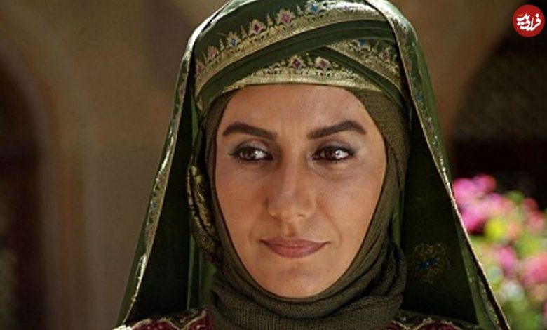 عکس؛ سفر به تاریخ؛ چهرۀ «عمره، همسر مختار» در 23 سالگی در یکی از اولین فیلمهایش؛ سال 68 عکس؛ سفر به تاریخ؛ چهرۀ «عمره، همسر مختار» در 23 سالگی در یکی از اولین فیلمهایش؛ سال 68