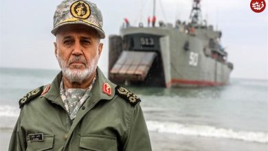 عکس؛ سفر به تاریخ؛ «سردار رشید» با لباس تشریفاتی نظامی در کنار «محسن رضایی و رحیم صفوی»؛ سال 69