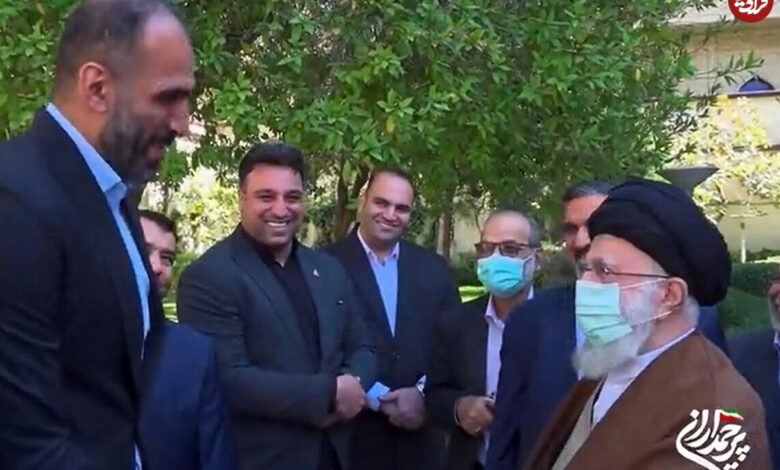 ببینید؛ سفر به تاریخ؛ «رهبر انقلاب» به «غول لشکر زبیری» چه گفتند؟ ببینید؛ سفر به تاریخ؛ «رهبر انقلاب» به «غول لشکر زبیری» چه گفتند؟