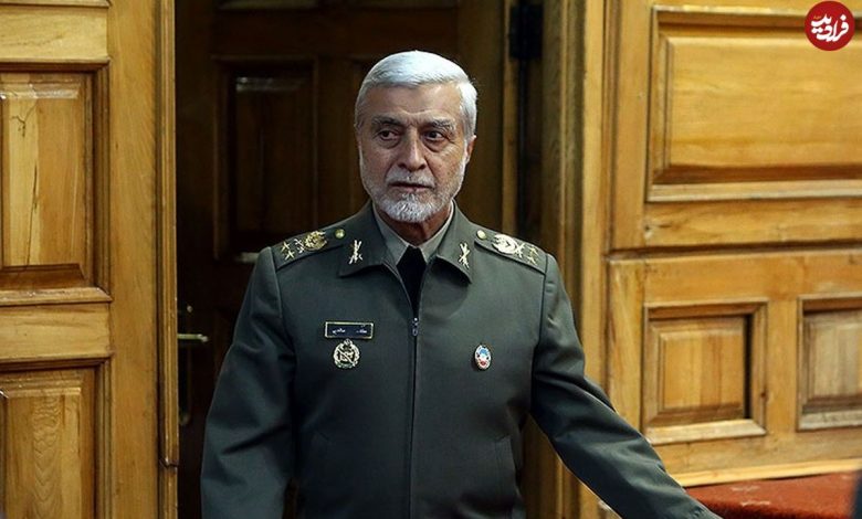 عکس؛ سفر به تاریخ؛ «امیر عطاءالله صالحی» در حال گفتگو با «سرلشکر موسوی» در یک مراسم؛ سال 97 عکس؛ سفر به تاریخ؛ «امیر عطاءالله صالحی» در حال گفتگو با «سرلشکر موسوی» در یک مراسم؛ سال 97