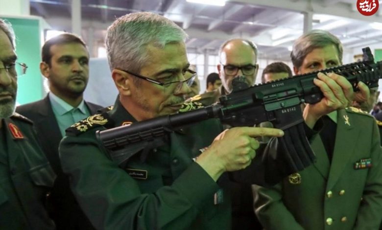 عکس؛ سفر به تاریخ؛ «سرلشکر باقری» در بازدید از «تخت جمشید»؛ نوروز 1404 عکس؛ سفر به تاریخ؛ «سرلشکر باقری» در بازدید از «تخت جمشید»؛ نوروز 1404