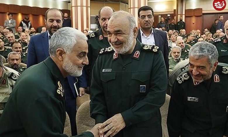 عکس؛ سفر به تاریخ؛ احترام نظامی «سردار سلامی» در مقابل مزار «سردار سلیمانی»؛ سال 1400