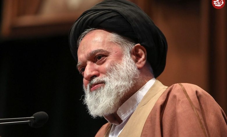 عکس؛ سفر به تاریخ؛ «سید مصطفی خامنهای، پسر بزرگ رهبر انقلاب» در 5 سالگی در کنار پدر؛ سال 1348 عکس؛ سفر به تاریخ؛ «سید مصطفی خامنهای، پسر بزرگ رهبر انقلاب» در 5 سالگی در کنار پدر؛ سال 1348