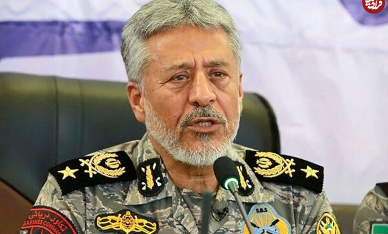 عکس؛ سفر در زمان؛ «کاظم صدیقی و دریادار سیاری» در بیت رهبری؛ سال 1386 عکس؛ سفر در زمان؛ «کاظم صدیقی و دریادار سیاری» در بیت رهبری؛ سال 1386