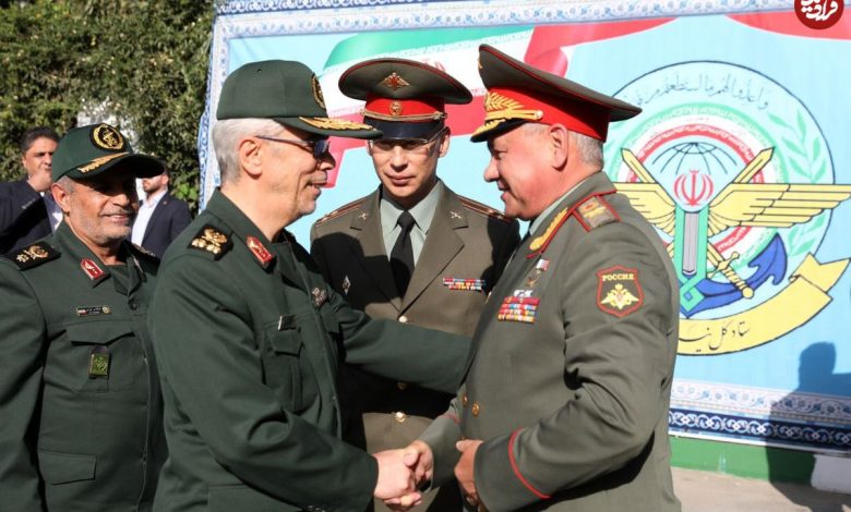 عکس؛ سفر در زمان؛ «سرلشکر باقری در کنار صادق آهنگران» در جبهه؛ دهه 60 عکس؛ سفر در زمان؛ «سرلشکر باقری در کنار صادق آهنگران» در جبهه؛ دهه 60