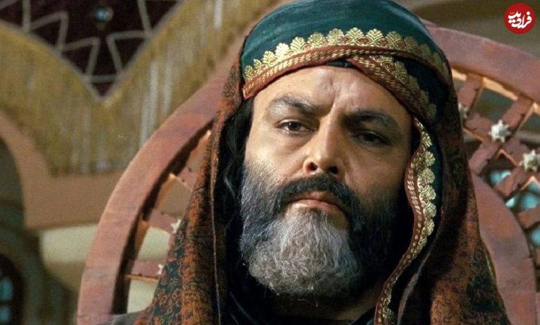 عکس؛ سفر به تاریخ؛ «مختار ثقفی» در حال خوش و بش با «عزتالله ضرغامی» در یک مراسم؛ سال 1390 عکس؛ سفر به تاریخ؛ «مختار ثقفی» در حال خوش و بش با «عزتالله ضرغامی» در یک مراسم؛ سال 1390