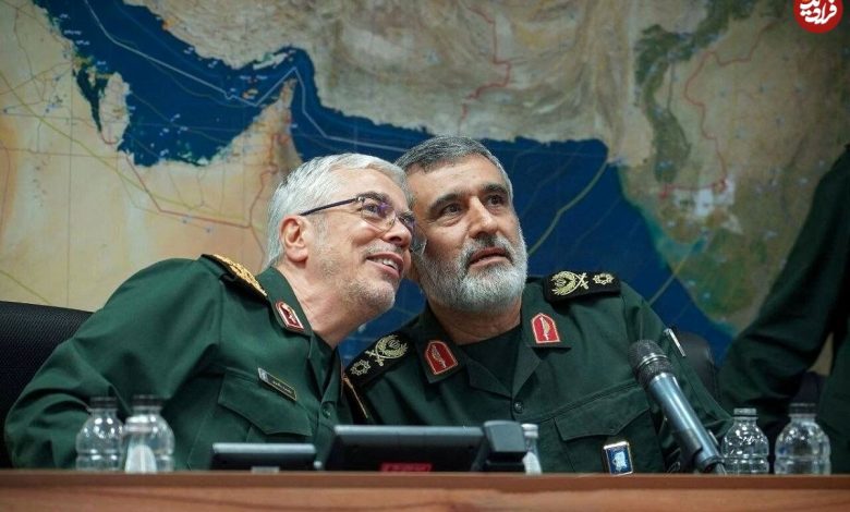 عکس؛ سفر در زمان؛ «سردار حاجی زاده در کنار سامانه پدافندی مهران»؛ سال 1402 عکس؛ سفر در زمان؛ «سردار حاجی زاده در کنار سامانه پدافندی مهران»؛ سال 1402