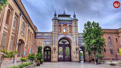 عکس؛ سفر در زمان؛ تصویری قدیمی از سردر باغ ملی تهران در سال ۱۳۰۵