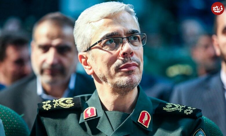 عکس؛ سفر در زمان؛ «سرلشکر باقری» در مراسم تشییع برادرش حسن باقری؛ سال 61 عکس؛ سفر در زمان؛ «سرلشکر باقری» در مراسم تشییع برادرش حسن باقری؛ سال 61