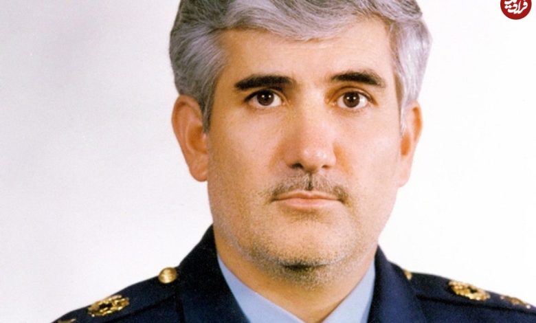 عکس؛ سفر در زمان؛ «سرتیپ ستاری» در حال بازدید از جنگنده های ارتش؛ دهه 70 عکس؛ سفر در زمان؛ «سرتیپ ستاری» در حال بازدید از جنگنده های ارتش؛ دهه 70