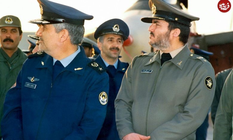 عکس؛ سفر در زمان؛ «سرلشکر فیروزآبادی و منصور ستاری» در یک بازدید نظامی؛ اوایل دهه 70 عکس؛ سفر در زمان؛ «سرلشکر فیروزآبادی و منصور ستاری» در یک بازدید نظامی؛ اوایل دهه 70