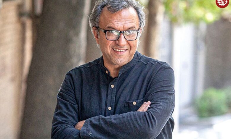 عکس؛ سفر در زمان؛ احسان شریعتی در حال سخنرانی برای پدرش عکس؛ سفر در زمان؛ احسان شریعتی در حال سخنرانی برای پدرش