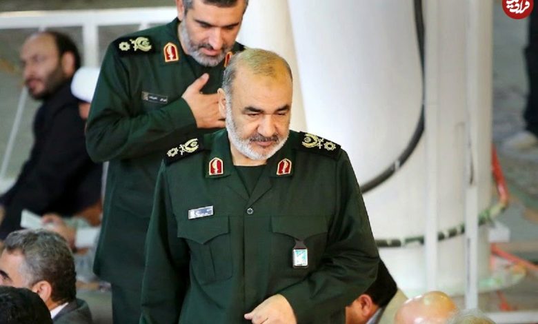 عکس؛ سفر در زمان؛ بازدید «رهبر انقلاب و سردار سلامی» از پهپاد غزه؛ سال 1402 عکس؛ سفر در زمان؛ بازدید «رهبر انقلاب و سردار سلامی» از پهپاد غزه؛ سال 1402