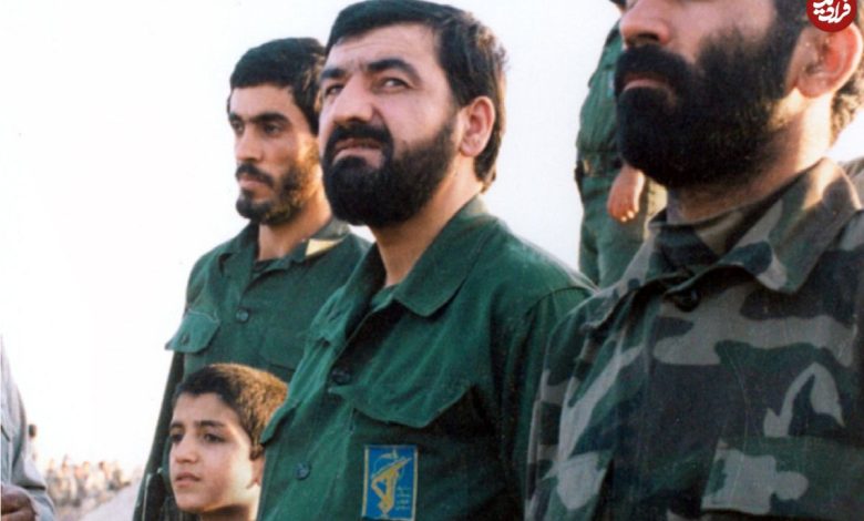 عکس؛ سفر در زمان؛ ژست «محسن رضایی» در آرایشگاه و  در زمان جنگ؛ دهه 60