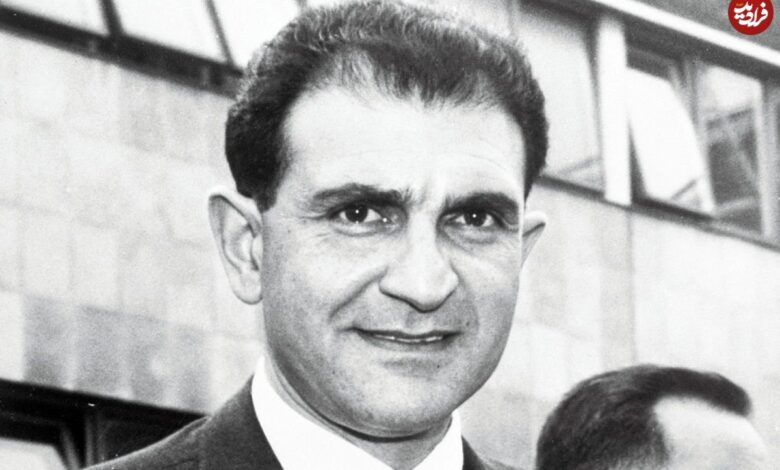 عکس؛ سفر در زمان؛ «اردشیر زاهدی» در حال باز کردن در ماشین برای شاه در رم؛ سال 1340