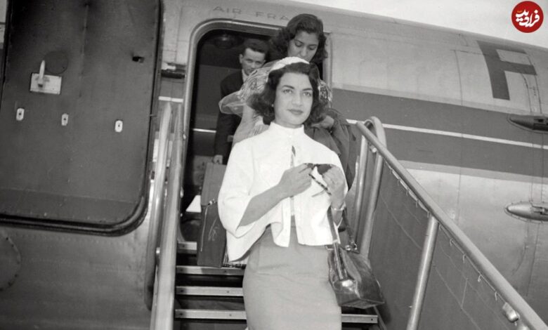 عکس؛ سفر در زمان؛ «اشرف پهلوی در کنار مهمانان جشن عروسی سوم اش»؛ سال 1339 عکس؛ سفر در زمان؛ «اشرف پهلوی در کنار مهمانان جشن عروسی سوم اش»؛ سال 1339