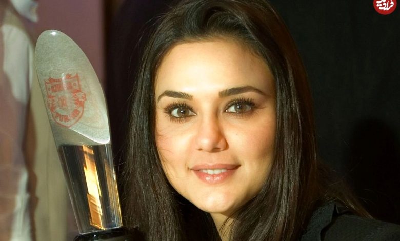 عکس؛ سفر در زمان؛ «پریتی زینتا، نماد زیبایی در سینمای هند» در 28 سالگی؛ سال 1382 عکس؛ سفر در زمان؛ «پریتی زینتا، نماد زیبایی در سینمای هند» در 28 سالگی؛ سال 1382