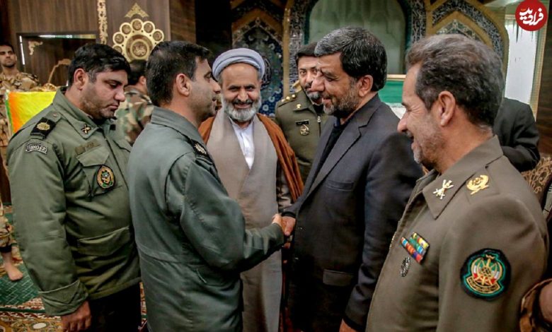 عکس؛ سفر در زمان؛ «عزت الله ضرغامی در لباس سپاه و در حال بررسی یک موشک»؛ دهه 60 عکس؛ سفر در زمان؛ «عزت الله ضرغامی در لباس سپاه و در حال بررسی یک موشک»؛ دهه 60