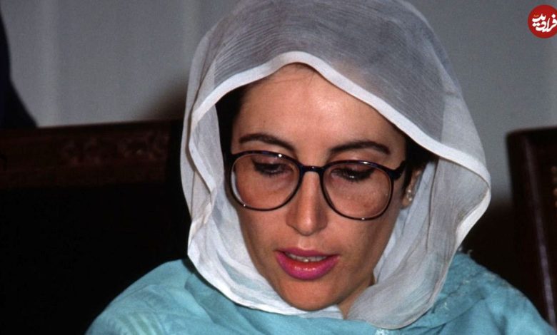 عکس؛ سفر در زمان؛ «بی نظیر بوتو در فرودگاه مهرآباد تهران»؛ سال 1369 عکس؛ سفر در زمان؛ «بی نظیر بوتو در فرودگاه مهرآباد تهران»؛ سال 1369