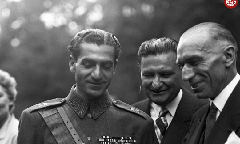 عکس؛ سفر در زمان؛ «محمدرضا پهلوی» در حال بازدید از مسجد پاریس؛ سال 1327 عکس؛ سفر در زمان؛ «محمدرضا پهلوی» در حال بازدید از مسجد پاریس؛ سال 1327