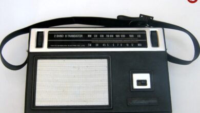 عکس؛ سفر در زمان؛ تبلیغ رادیو ساعتی توشیبا در دهه پنجاه