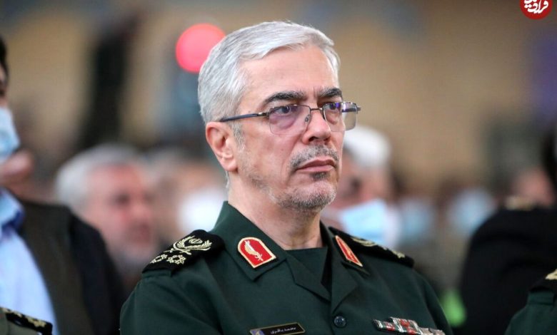 عکس؛ سفر در زمان؛ «رهبر انقلاب، سردار حاجی زاده و سرلشکر باقری» در حال بررسی یک پهپاد سپاه؛ سال 1402 عکس؛ سفر در زمان؛ «رهبر انقلاب، سردار حاجی زاده و سرلشکر باقری» در حال بررسی یک پهپاد سپاه؛ سال 1402