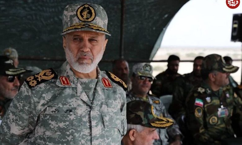 عکس؛ سفر در زمان؛ «سرلشکر رشید» در حال عیادت از یک جانباز در ایام جنگ؛ دهه 60 عکس؛ سفر در زمان؛ «سرلشکر رشید» در حال عیادت از یک جانباز در ایام جنگ؛ دهه 60