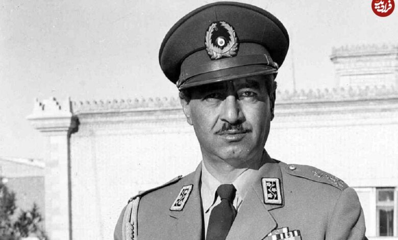 عکس؛ سفر در زمان؛ «رئیس اول و سوم ساواک در مراسم استقبال از شاه در مهرآباد»؛ دهه 30 عکس؛ سفر در زمان؛ «رئیس اول و سوم ساواک در مراسم استقبال از شاه در مهرآباد»؛ دهه 30