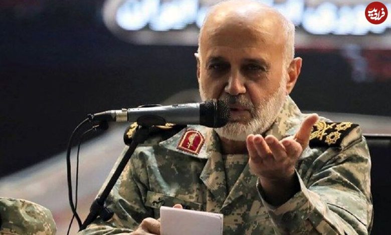 عکس؛ سفر در زمان؛ «سرلشکر رشید در حال لبخند زدن به دوربین در جبهه»؛ دهه 60 عکس؛ سفر در زمان؛ «سرلشکر رشید در حال لبخند زدن به دوربین در جبهه»؛ دهه 60