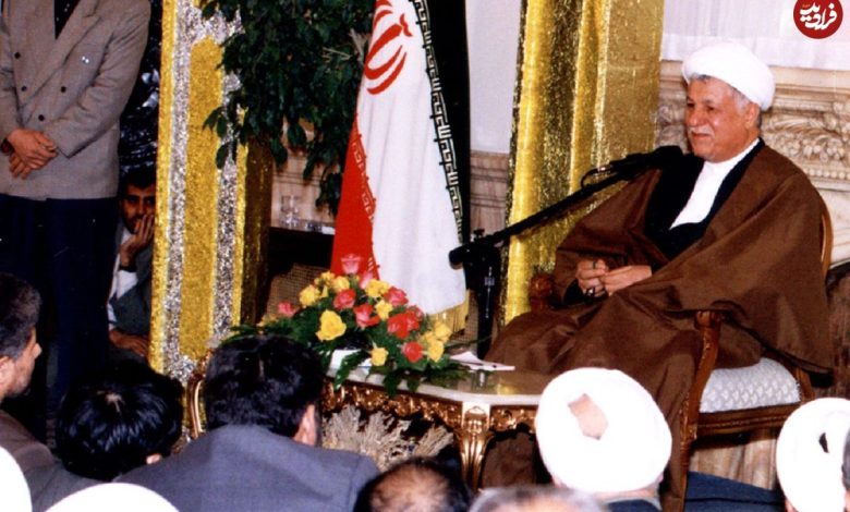 عکس؛ سفر در زمان؛ «هاشمی رفسنجانی در کنار رهبر انقلاب» در یک مراسم ختم؛ سال 75 عکس؛ سفر در زمان؛ «هاشمی رفسنجانی در کنار رهبر انقلاب» در یک مراسم ختم؛ سال 75