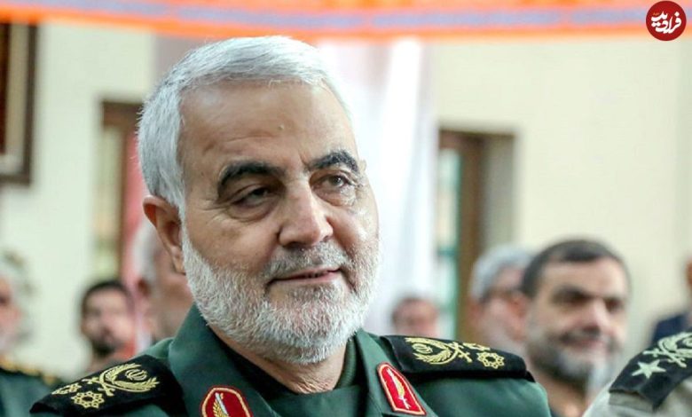 عکس؛ سفر در زمان؛ «سردار حاجی زاده در کنار سردار سلیمانی» در یک مراسم ختم؛ دهه 90 عکس؛ سفر در زمان؛ «سردار حاجی زاده در کنار سردار سلیمانی» در یک مراسم ختم؛ دهه 90