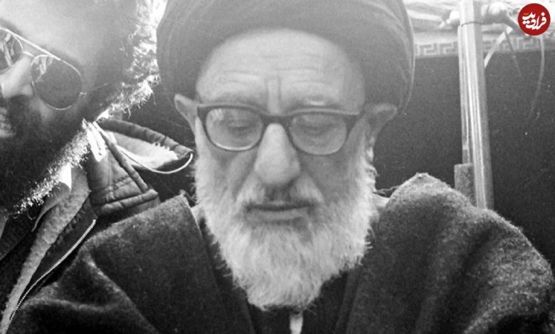 عکس؛ سفر در زمان؛ «آیتالله طالقانی» در حال گفتوگو با نمایندگان کردها در سنندج؛ سال 1358 عکس؛ سفر در زمان؛ «آیتالله طالقانی» در حال گفتوگو با نمایندگان کردها در سنندج؛ سال 1358