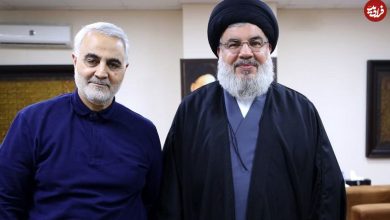 عکس؛ سفر به تاریخ؛ نوۀ خردسال «سید حسن نصرالله» در آغوش پدربزرگ؛ سال 1402