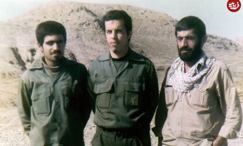 عکس؛ سفر به تاریخ؛ «شهید حسن باقری» قبل از انقلاب در یک سفر تفریحی در صف نماز جماعت عکس؛ سفر به تاریخ؛ «شهید حسن باقری» قبل از انقلاب در یک سفر تفریحی در صف نماز جماعت