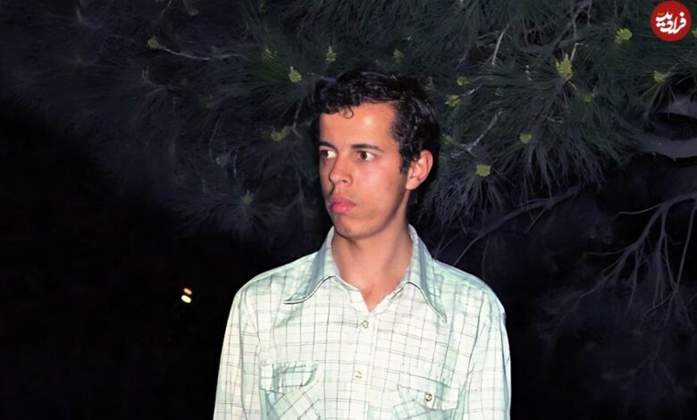 عکس؛ سفر به تاریخ؛ «شهید حسن باقری» (برادر سرلشکر باقری) در کنار قلعۀ فلکالافلاک خرمآباد عکس؛ سفر به تاریخ؛ «شهید حسن باقری» (برادر سرلشکر باقری) در کنار قلعۀ فلکالافلاک خرمآباد