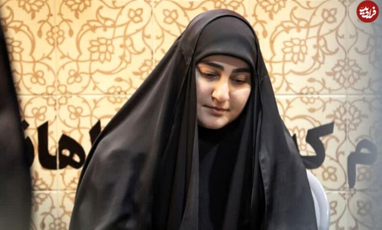 عکس؛ سفر زمان؛ دیدار «عزت الله ضرغامی» با «زینب، دختر سردار سلیمانی»؛ سال 1399 عکس؛ سفر زمان؛ دیدار «عزت الله ضرغامی» با «زینب، دختر سردار سلیمانی»؛ سال 1399