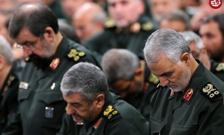 عکس؛ سفر به تاریخ؛ «حاج قاسم، سردار رشید، قالیباف، رضایی و شمخانی» در یک عکس دستهجمعی؛ دهۀ 80 عکس؛ سفر به تاریخ؛ «حاج قاسم، سردار رشید، قالیباف، رضایی و شمخانی» در یک عکس دستهجمعی؛ دهۀ 80