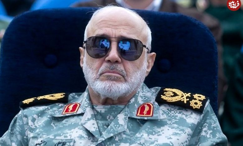 عکس؛ سفر به تاریخ؛ «سردار رشید» در جبهه در کنار «سردار سلیمانی، حاج همت، خرازی و احمد کاظمی» عکس؛ سفر به تاریخ؛ «سردار رشید» در جبهه در کنار «سردار سلیمانی، حاج همت، خرازی و احمد کاظمی»