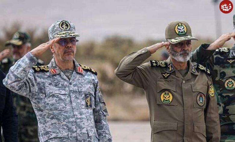 عکس؛ سفر به تاریخ؛ «سرلشکر موسوی و سرلشکر باقری» سوار بر خودروی ارتشی در حال سان دیدن از هوانیروز عکس؛ سفر به تاریخ؛ «سرلشکر موسوی و سرلشکر باقری» سوار بر خودروی ارتشی در حال سان دیدن از هوانیروز