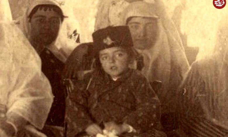 عکس؛ سفر به تاریخ؛ جشن تولد «ناصرالدین میرزا» نوۀ «ناصرالدین شاه» با حضور زنان مظفرالدین شاه عکس؛ سفر به تاریخ؛ جشن تولد «ناصرالدین میرزا» نوۀ «ناصرالدین شاه» با حضور زنان مظفرالدین شاه