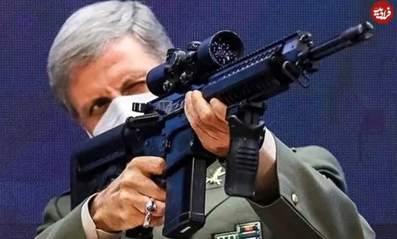 عکس؛ سفر به تاریخ؛ «امیر حاتمی، فرماندۀ ارتش» در حال احوالپرسی با سرلشکر عراقی؛ سال 98 عکس؛ سفر به تاریخ؛ «امیر حاتمی، فرماندۀ ارتش» در حال احوالپرسی با سرلشکر عراقی؛ سال 98