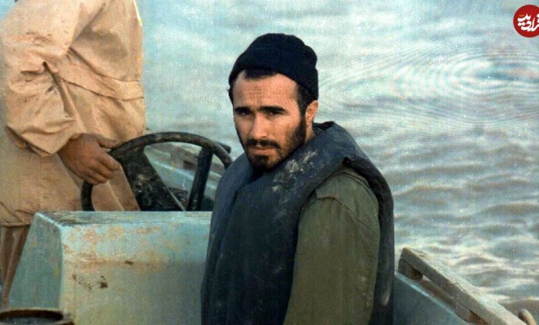 عکس؛ سفر به تاریخ؛ «شهید حسین خرازی» ترک موتور یکی از همرزمانش در جبهه؛ دهۀ 60