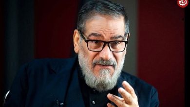 عکس؛ سفر به تاریخ؛ «دریابان شمخانی» در مراسم تشییع «گل‌آقا»؛ سال 1383