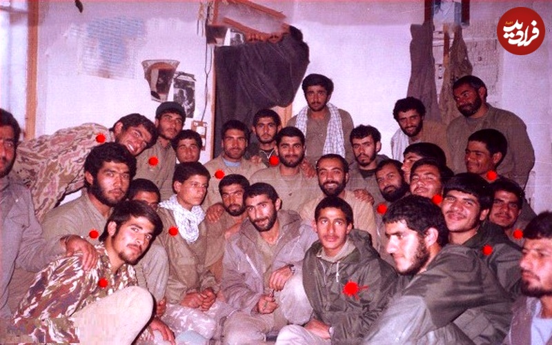 no-name عکس؛ سفر به تاریخ؛ «سردار قاآنی» در 29 سالگی در جمع «شهدای غواص»؛ سال 1365