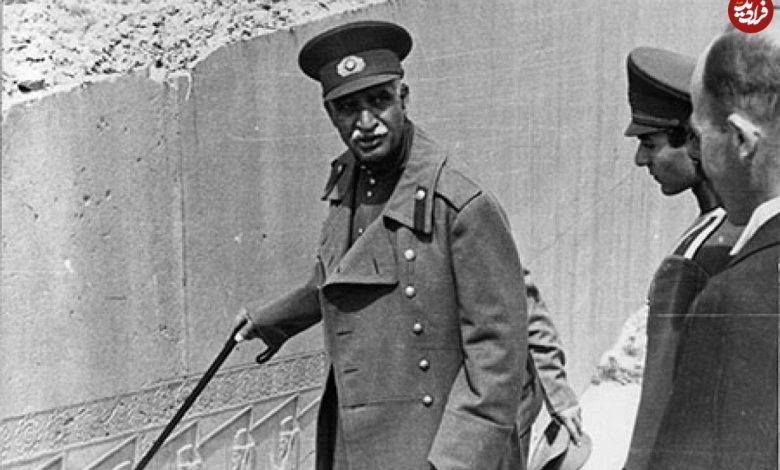 عکس؛ سفر در زمان؛ «رضاخان در کنار فرماندهان اش»؛ سال 1303 عکس؛ سفر در زمان؛ «رضاخان در کنار فرماندهان اش»؛ سال 1303