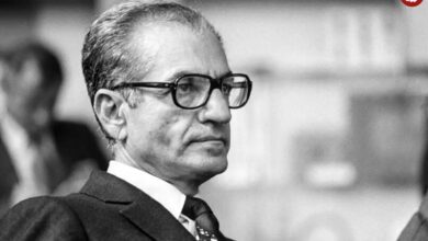 سفر در زمان؛ یادداشت‌های علم، چهارشنبه ۱۰ آبان ۱۳۵۱: شاه گفت این پدرسوخته، یک خانه گه است!