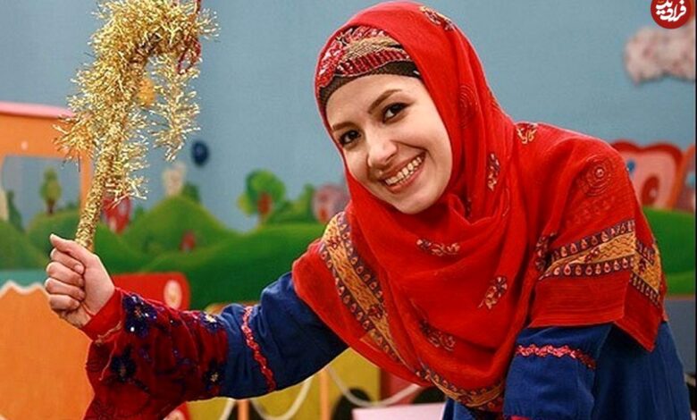 عکس؛ سفر به تاریخ؛ چهرۀ «ملیکا زارعی» (خاله شادونه) در نوجوانی در بین همکلاسی‌هایش