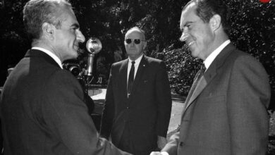 سفر در زمان؛ یادداشت‌های علم، چهارشنبه ۱۷ آبان ۱۳۵۱: پیش بینی‌ای که شاه از دوران نیکسون کرد